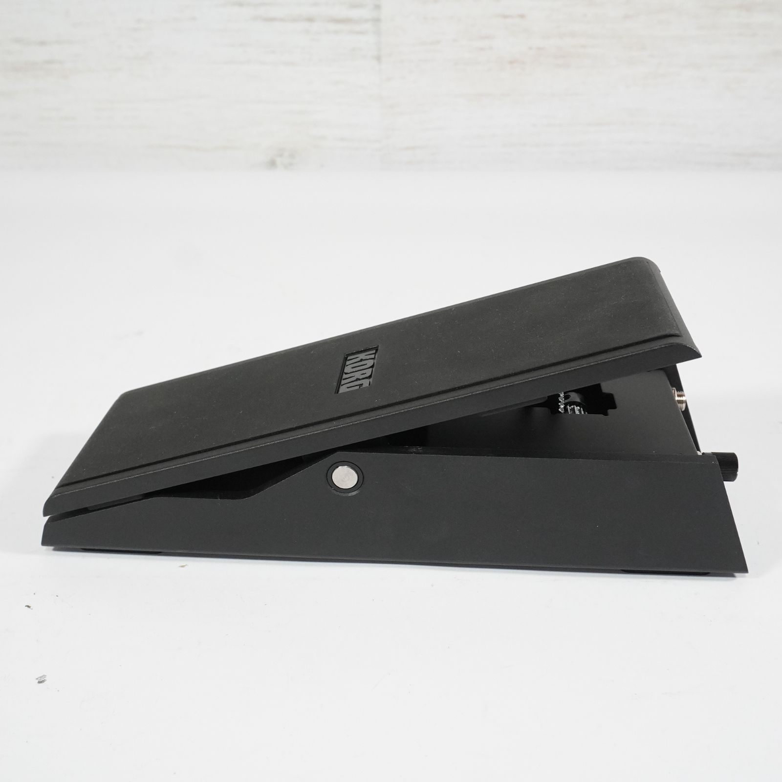 ほぼ未使用・極美品】KORG XVP-20 ボリュームペダル - メルカリ