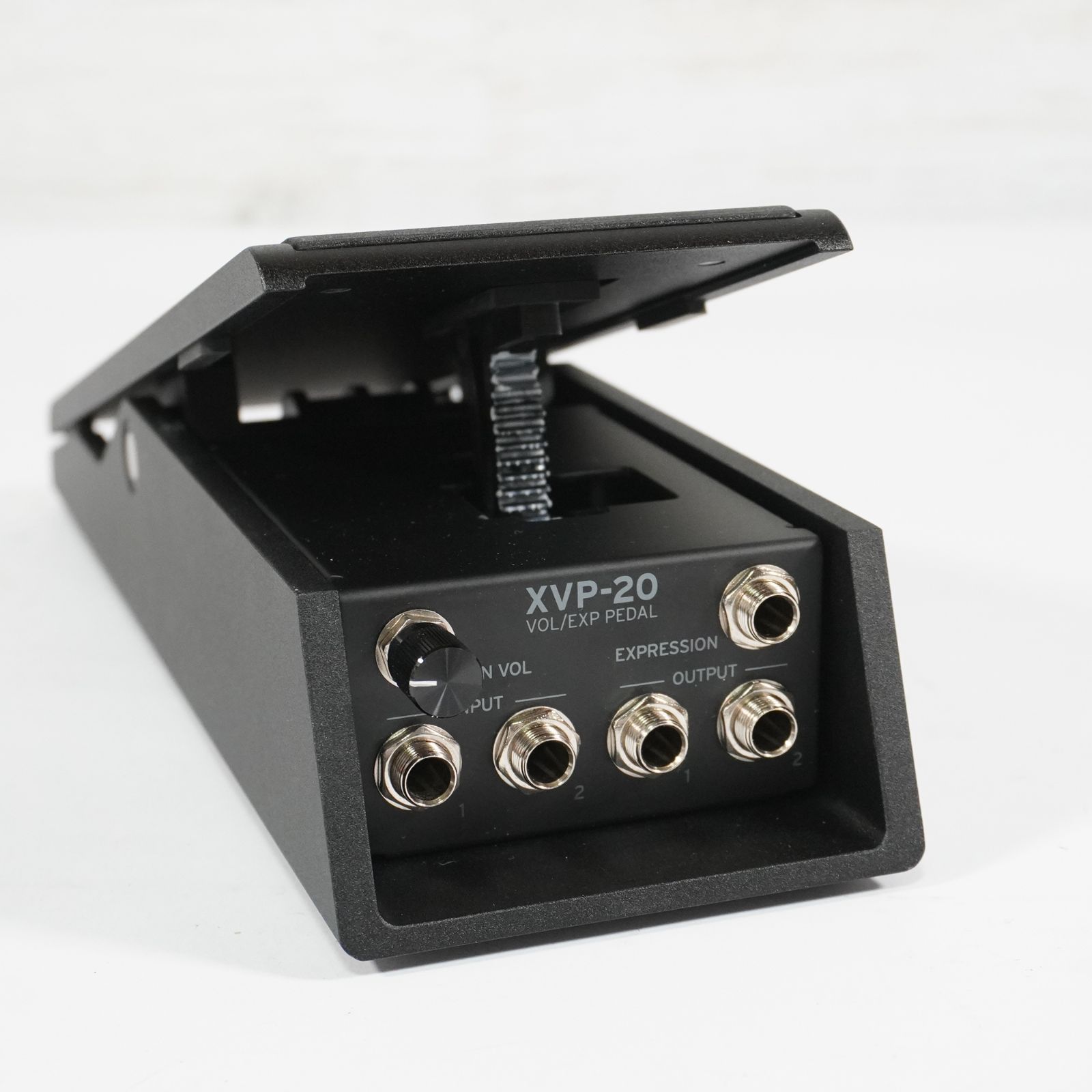 ほぼ未使用・極美品】KORG XVP-20 ボリュームペダル - メルカリ