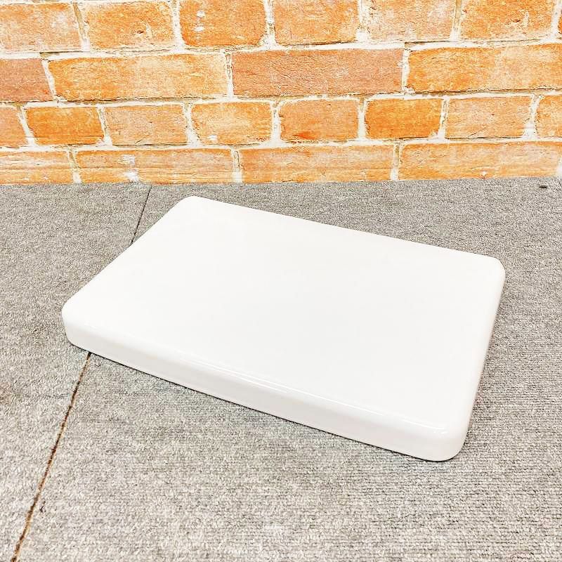 【中古品】【美品】 TOTO 洋式 トイレ 便器 「730B・730」 タンク用の蓋(ふた) #ホワイト 25F