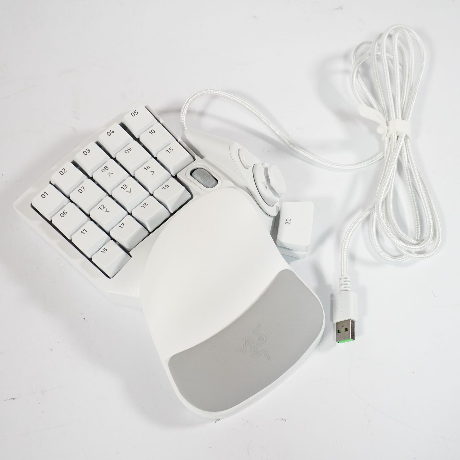 RAZER Tartarus Pro 白 - メルカリ