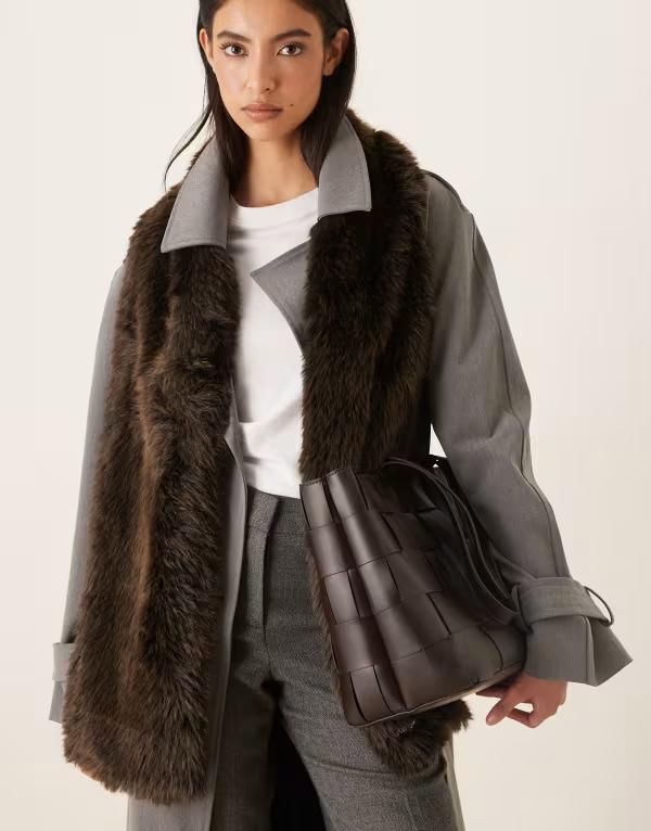シスタージュン レディース アクセサリー マフラー・ストール・スカーフ Sister Jane Malone faux fur shawl BROWN ブラウン