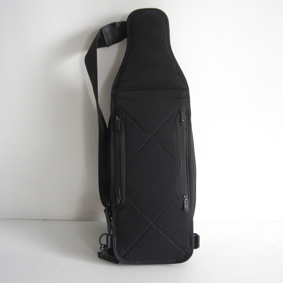 【美品】PORTER 【HEAT ヒート スリングショルダーバッグ】 ポーター ブラック ボディバッグ 26060057 美品】PORTER 【HEAT ヒート スリングショルダーバッグ】 ポーター