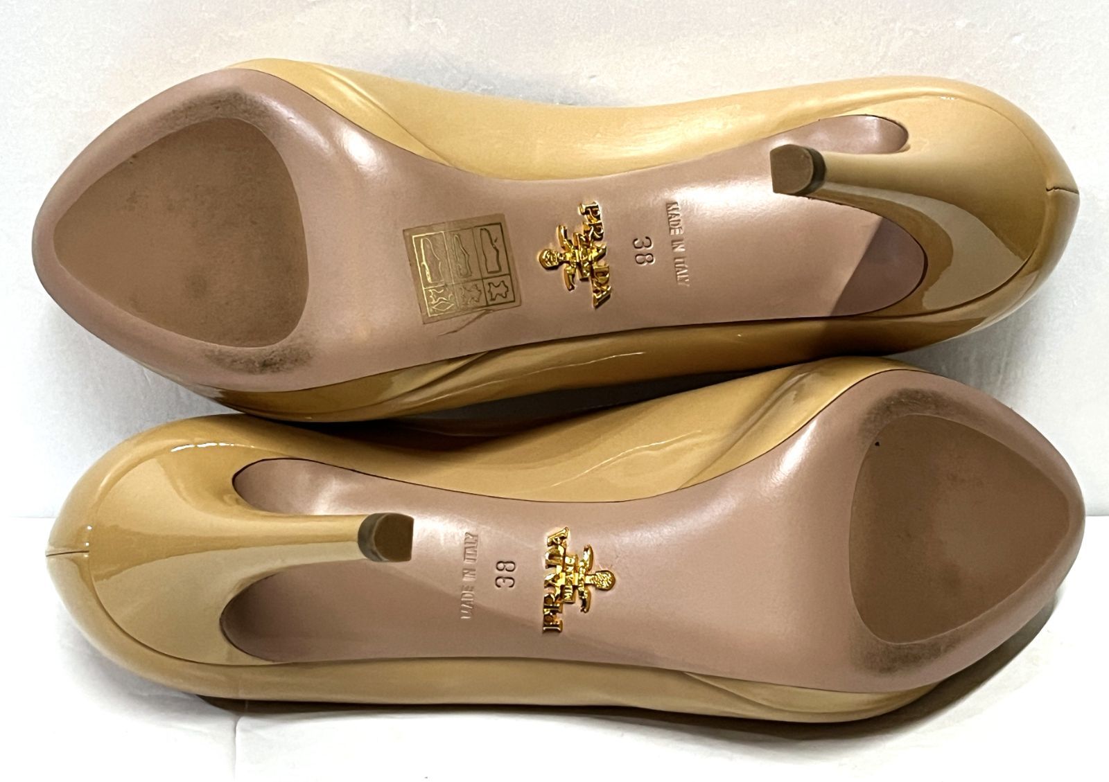 38◇PRADA｜プラダ オープントゥ エナメル ヒールパンプス 靴 - メルカリ