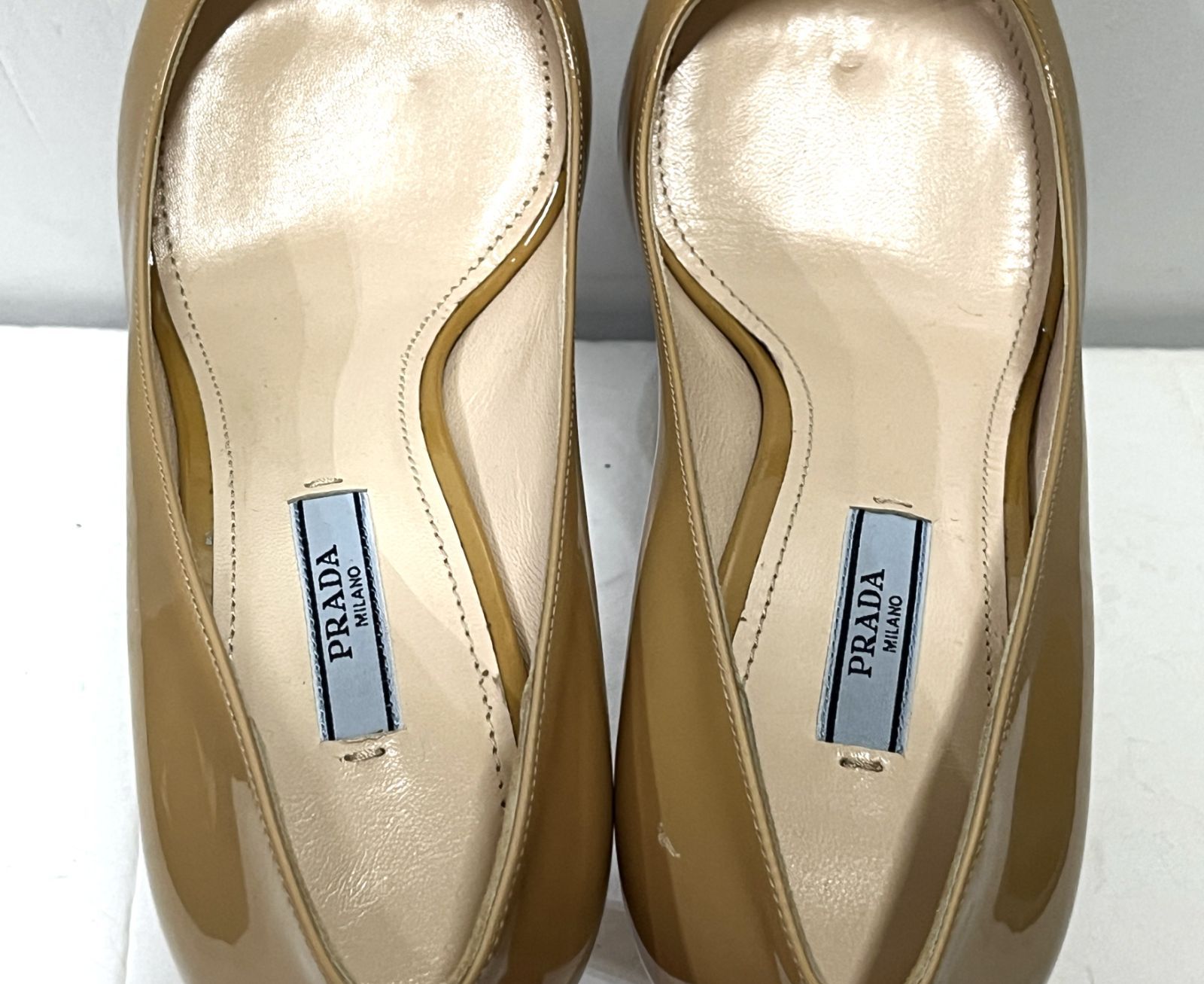 38◇PRADA｜プラダ オープントゥ エナメル ヒールパンプス 靴 - メルカリ