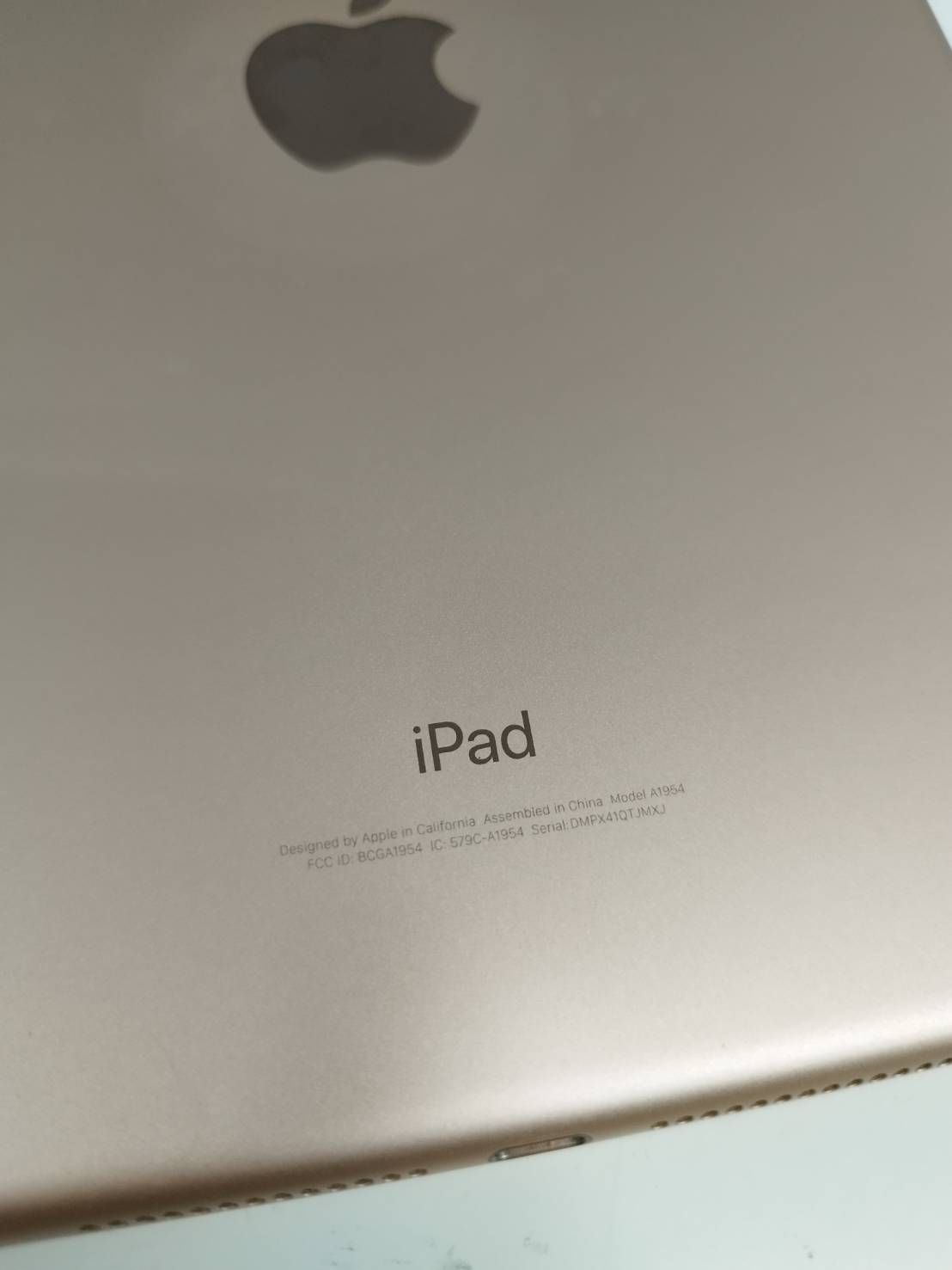 Wi-Fi+セルラー】iPad 第6世代 32GB バッテリー88% - メルカリ