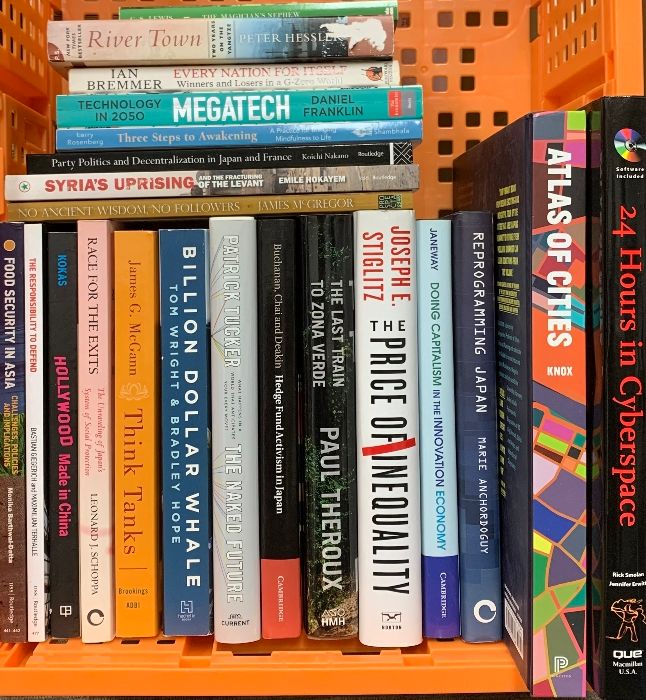 洋書関係 まとめて20冊以上 ATLAS OF CITIES PAUL THEROUX MEGATECH 他