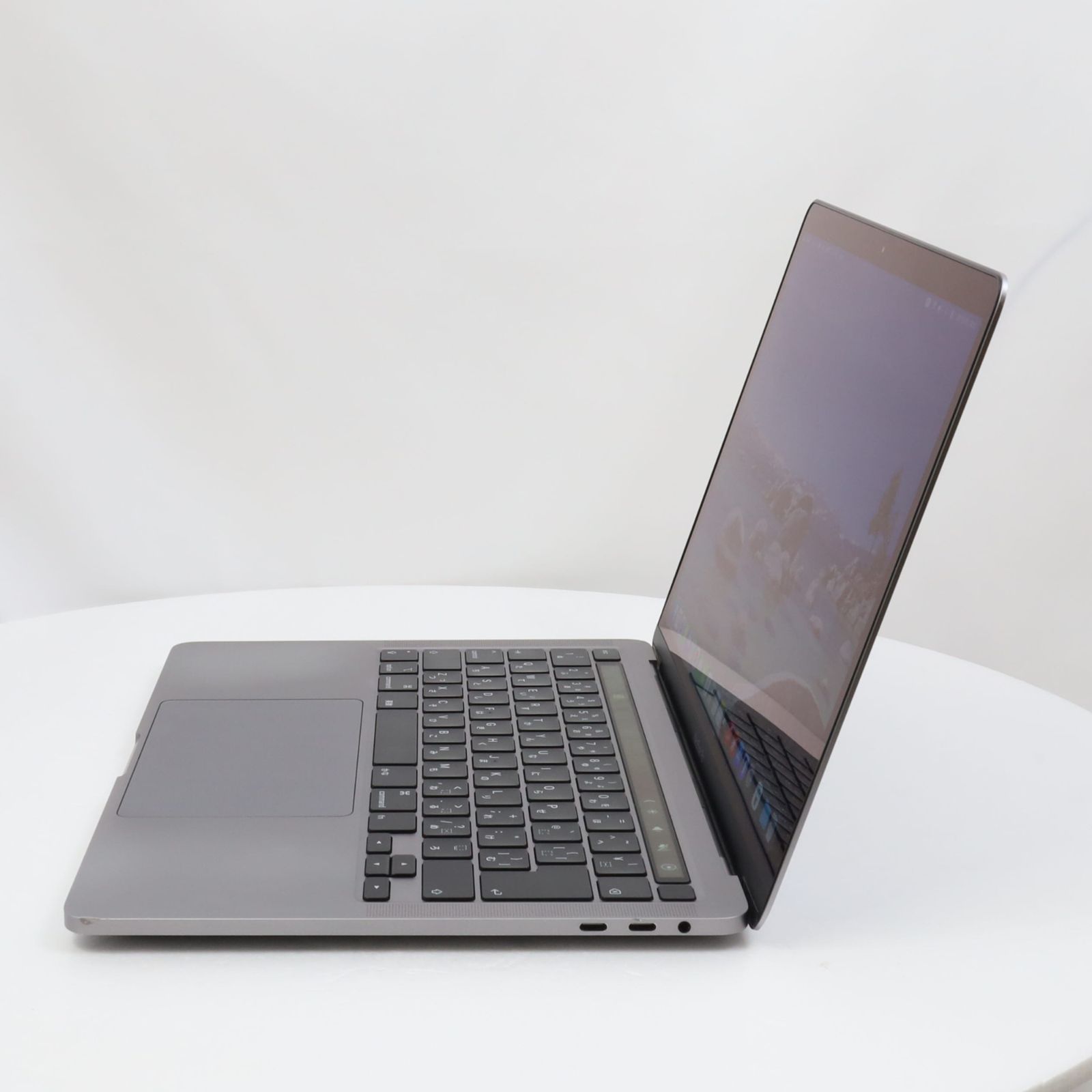 MacBook Pro 13-inch 2020 Four Thunderbolt 3 ports【ランク：D