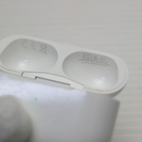 美品 AirPods Pro MagSafe対応 イヤホン Apple 即日発送 土日祝発送OK