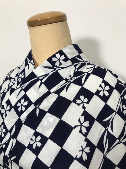 【中古】TLサイズ 浴衣 綿 濃紺地に花格子模様