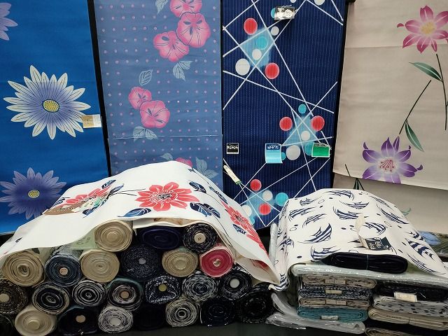 平和屋本店■浴衣反物 まとめて 45点 エンゼルフィッシュ 蝶 花柄 朝顔 kansai 山本寛斎 三勝染 江戸ゆかた など 全て未使用 ppp3896