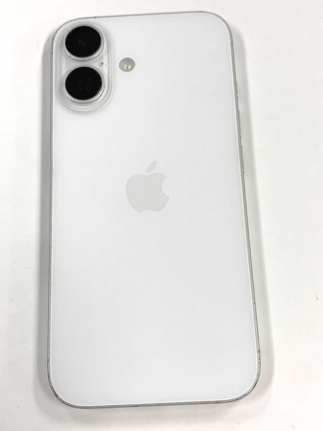 iPhone16 128GB ホワイト SIMフリー docomo版 - メルカリ