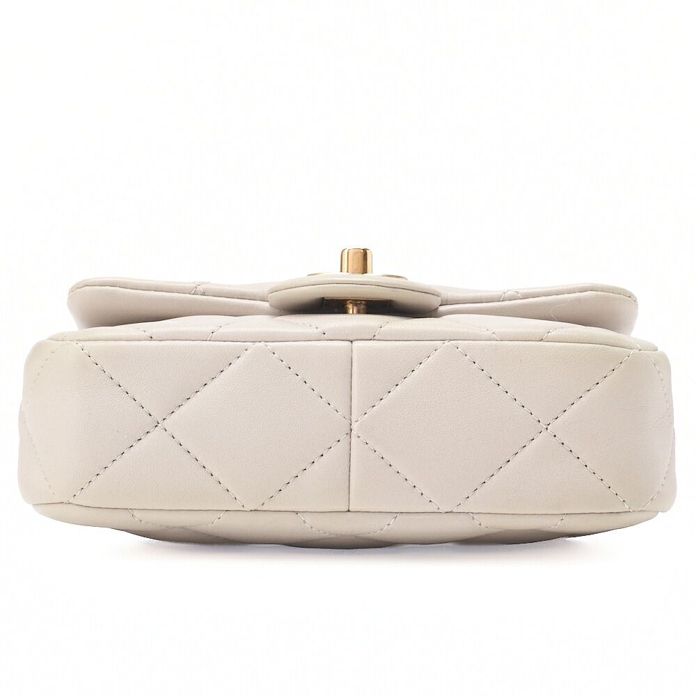 CHANEL シャネル ラムスキン ミニマトラッセ ボール チェーン