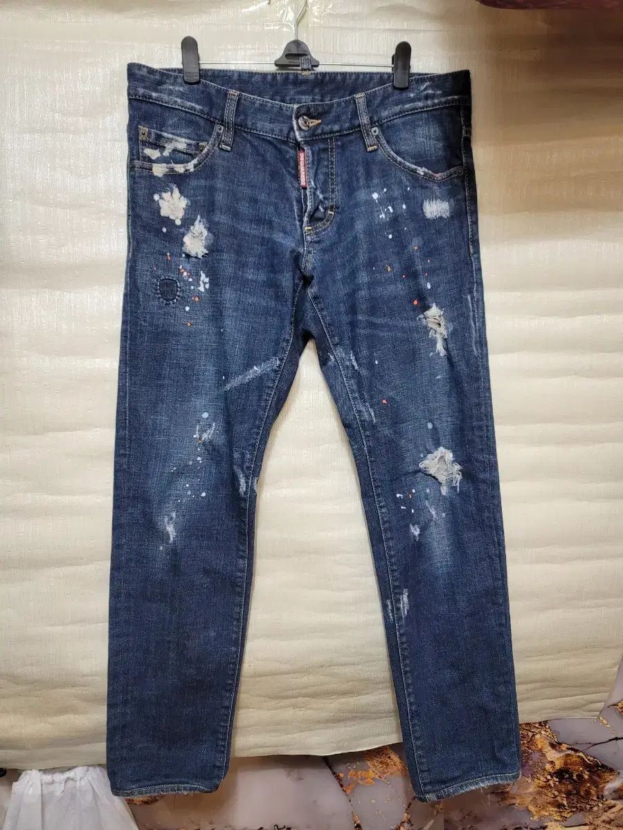 (正規品) DSQUARED2 ディースクエアード2 ディストレスドデニム 46