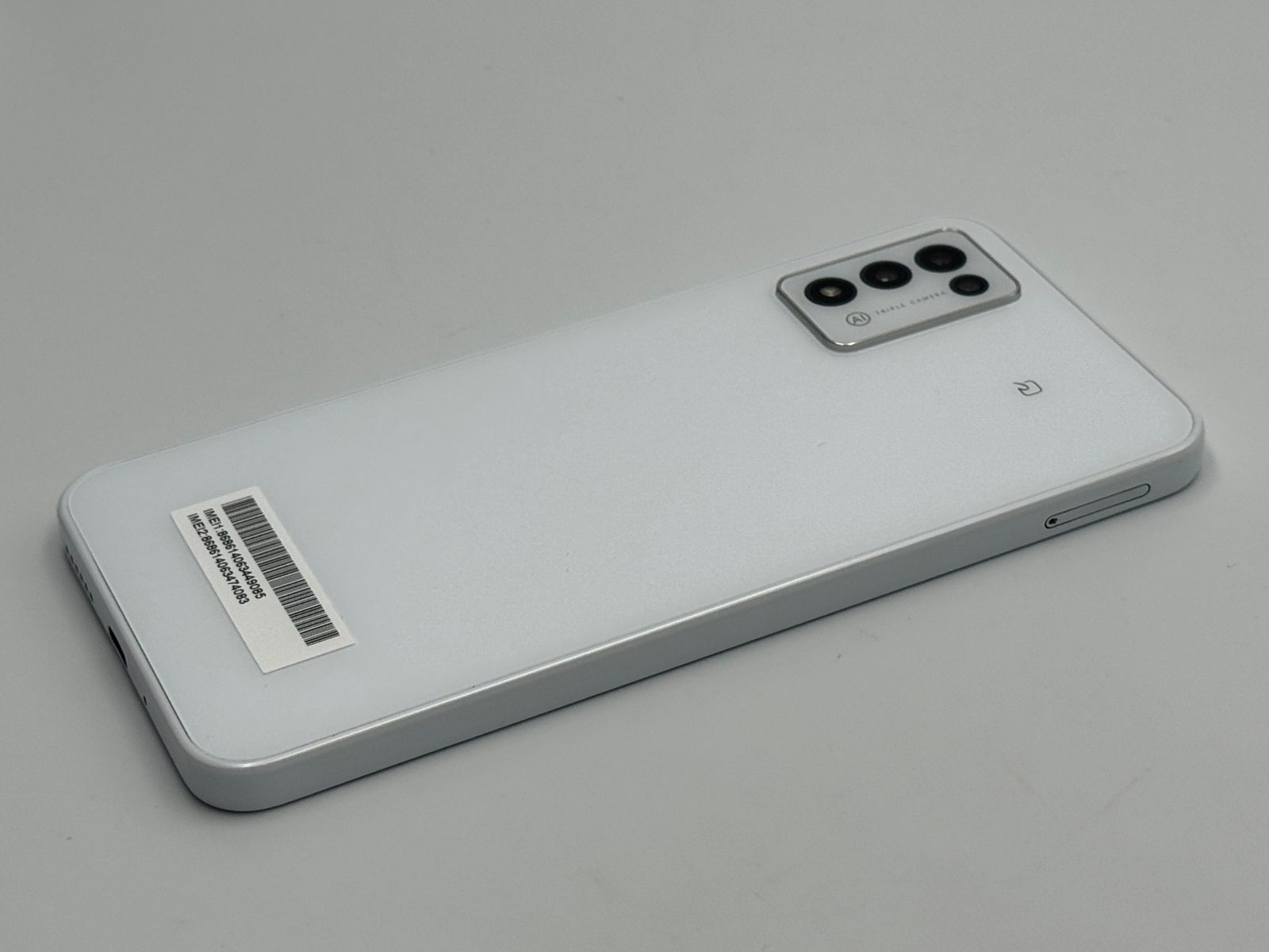 中古C】Libero 5G III A202ZT ホワイト SIMフリー 白ロム - メルカリ