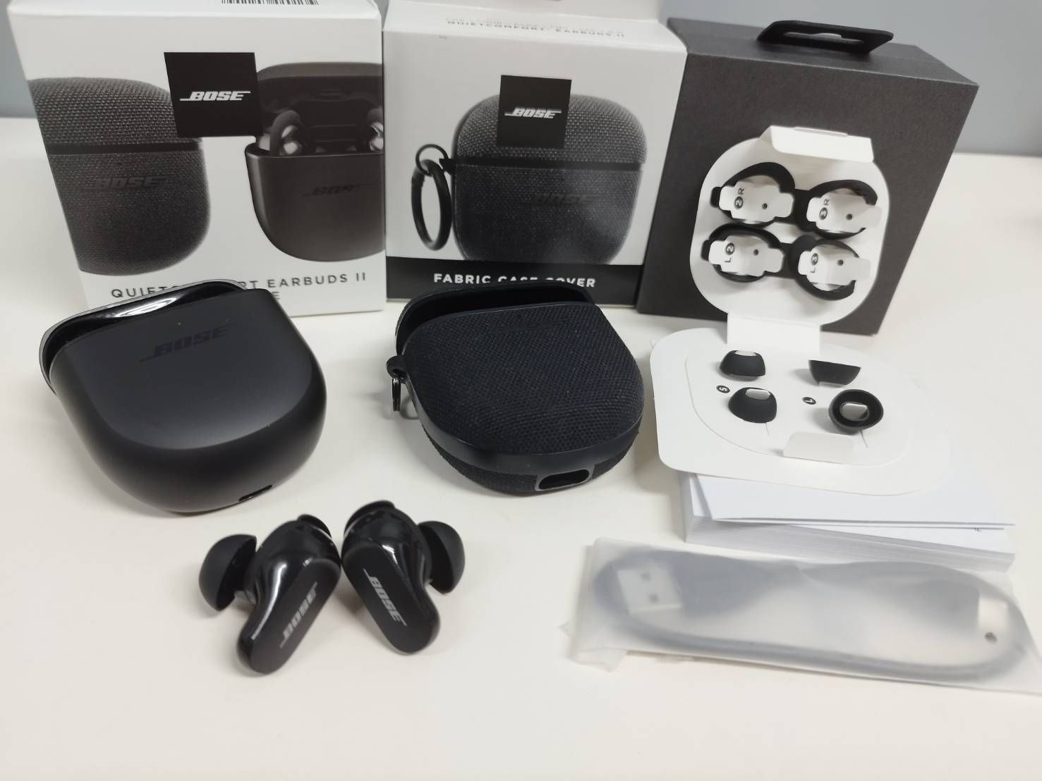 【良品】BOSE QuietComfort Earbuds Ⅱ/435911/ワイヤレスイヤホン/ブラック/充電ケースカバーつき！