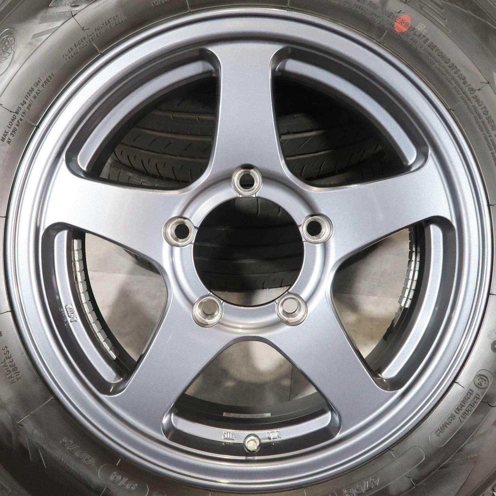 ジムニー JB64W JB23W 等 4本 社外 16インチ 5.5J +22 5H 139.7 