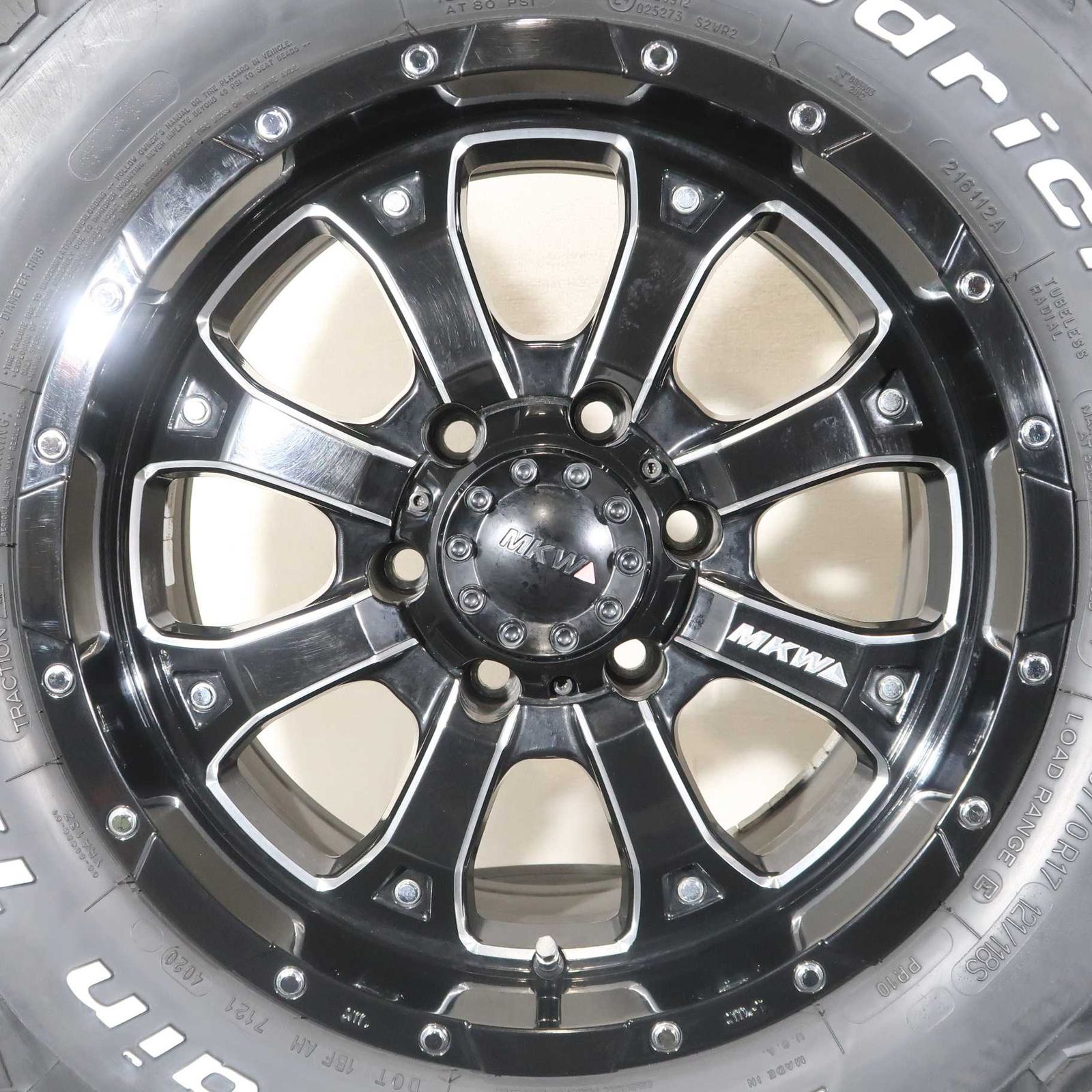 FJクルーザー 等に 4本 MKW MK-46 17インチ 8J +20 6H PCD 139.7 