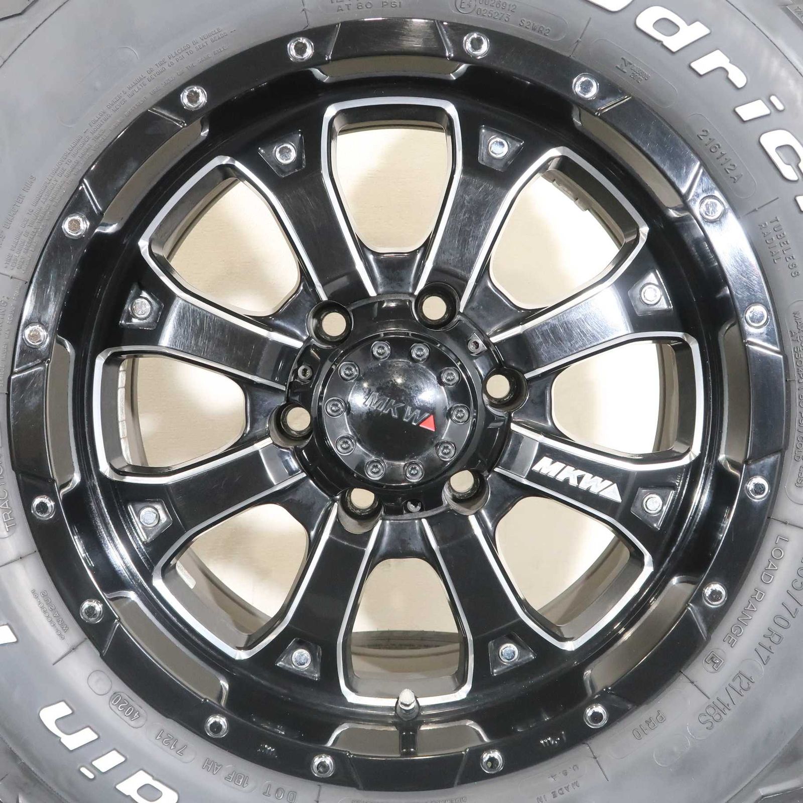 FJクルーザー 等に 4本 MKW MK-46 17インチ 8J +20 6H PCD 139.7 