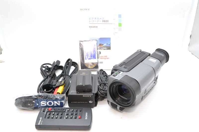 □【動作品】 ソニー SONY CCD-TR3000 Hi8 ビデオカメラ Handycam 22倍