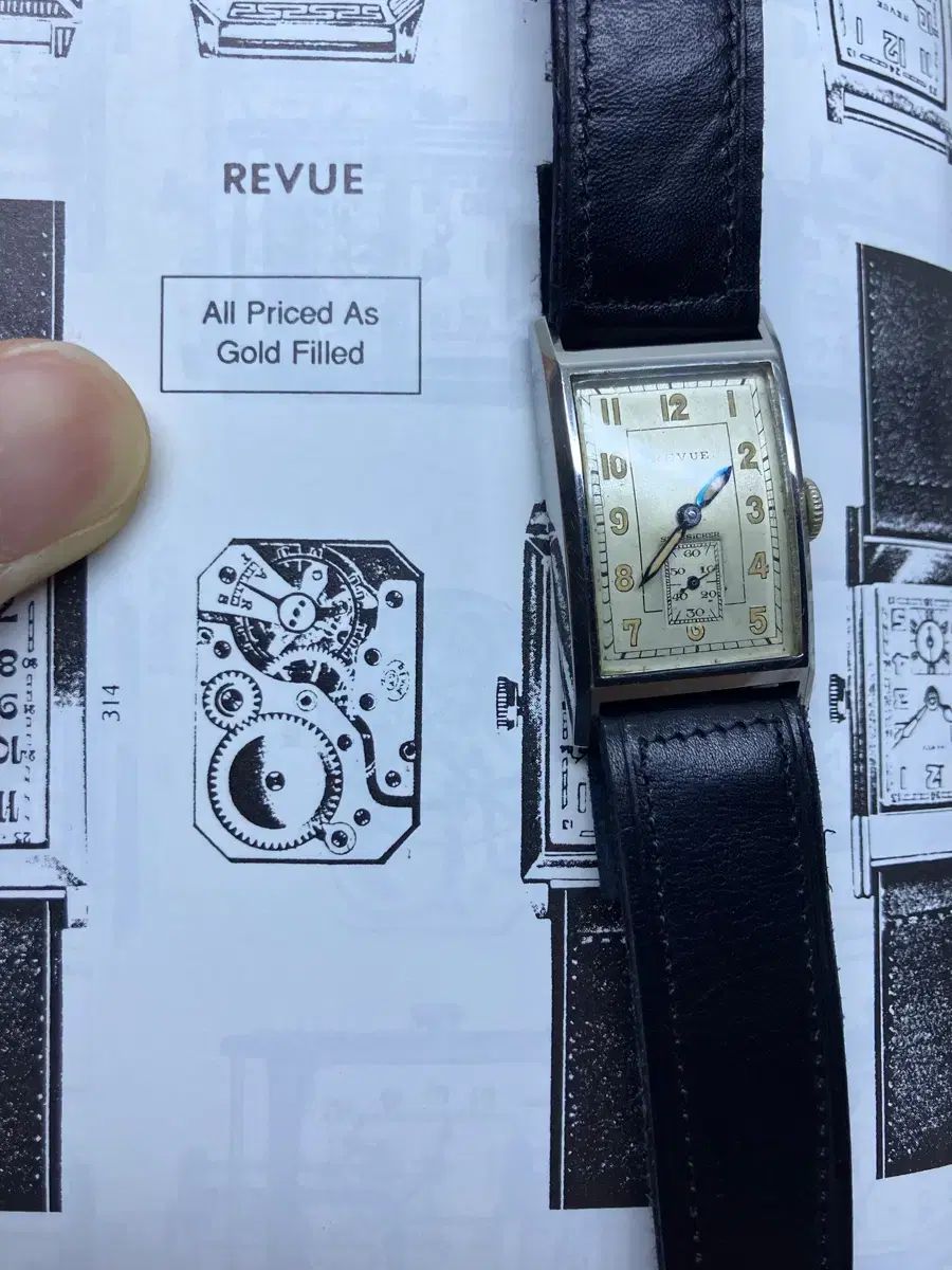 ヴィンテージ REVUE 手巻き時計 出品