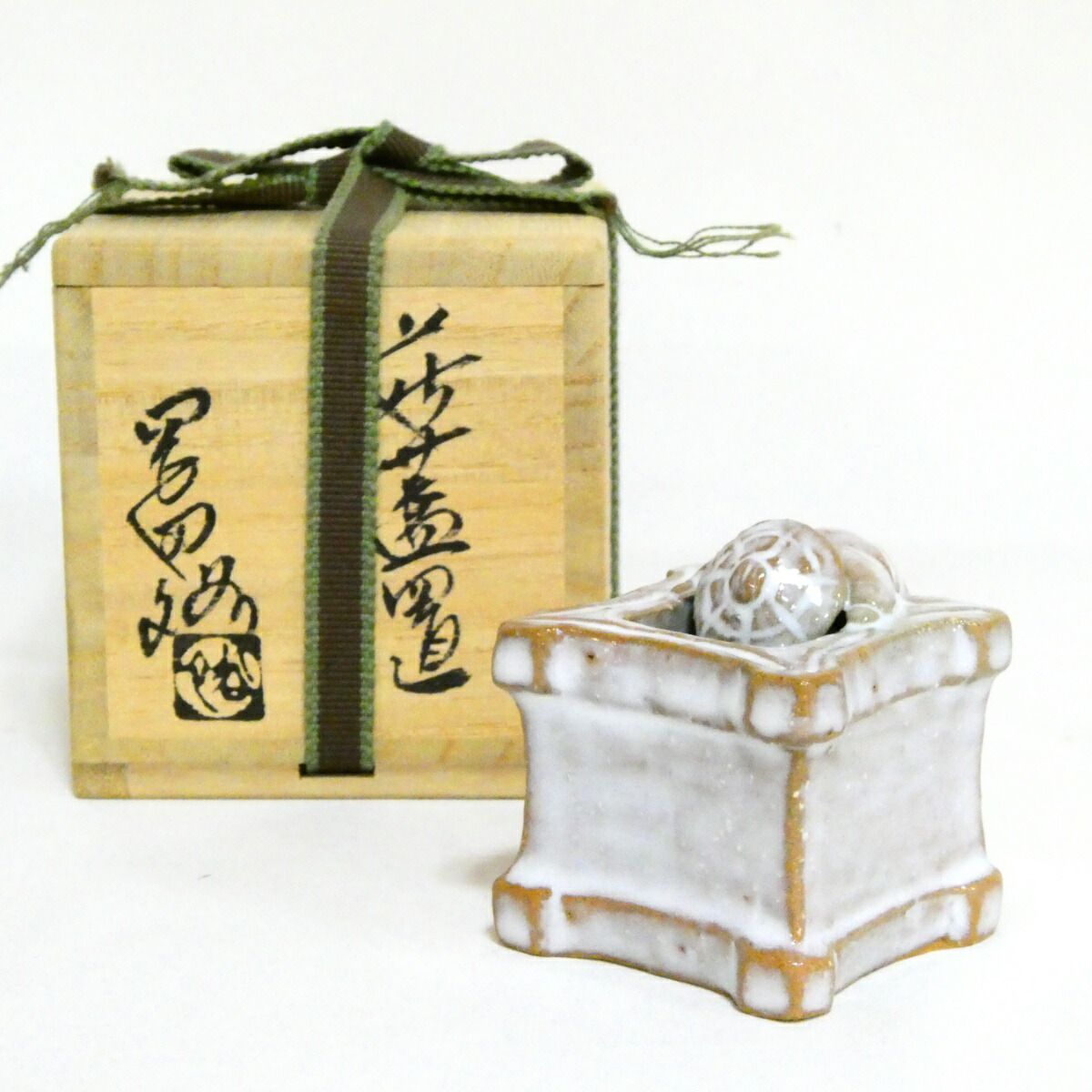 茶道具】岡田裕作 萩蓋置 一閑人【中古 美品】 - メルカリ