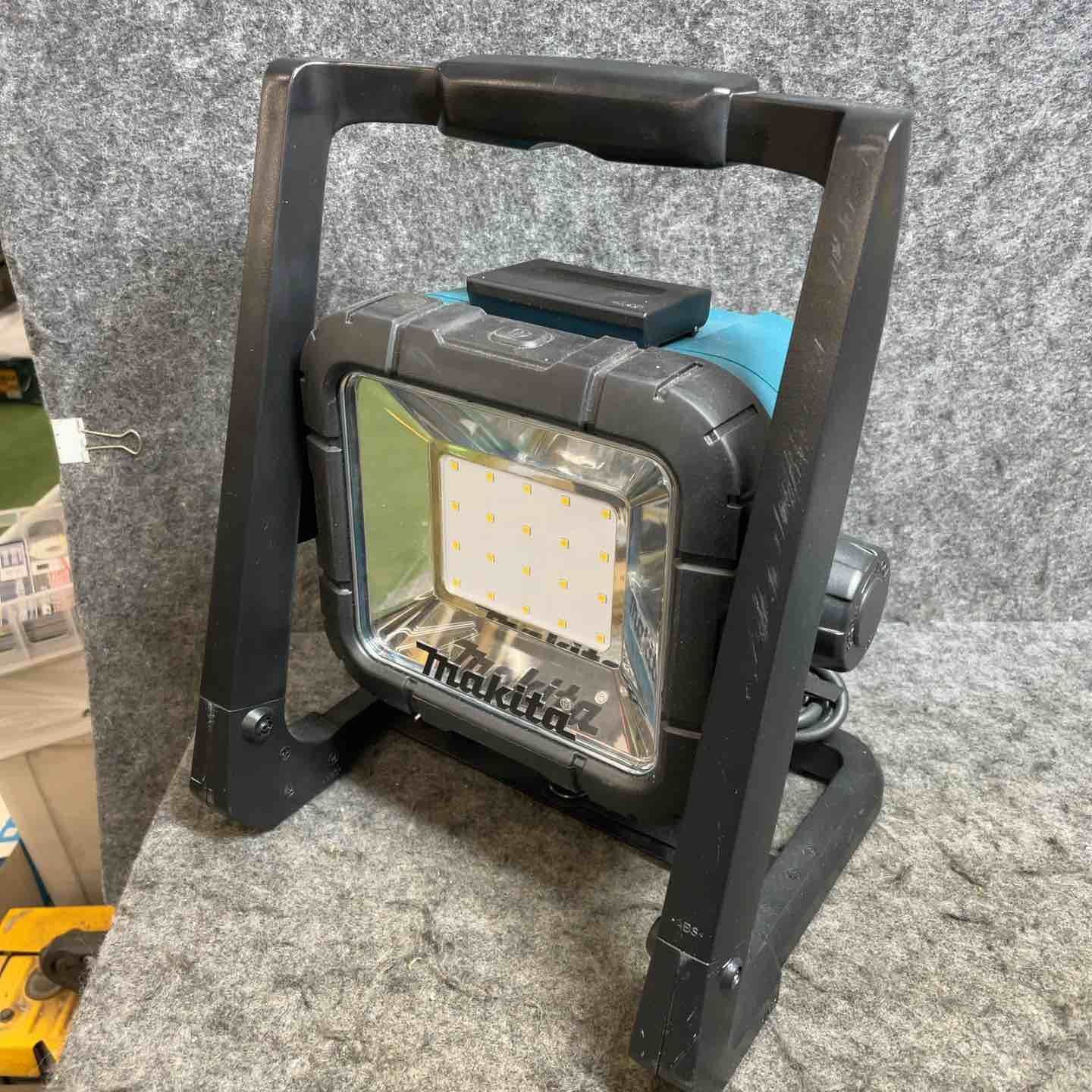 マキタ(makita) コードレスLEDスタンドライト ML805【桶川店】