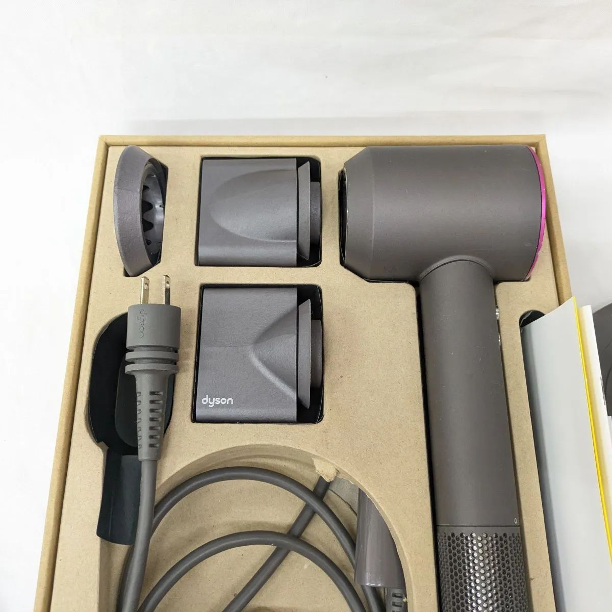 現状特価】ダイソン ドライヤー HD03 スタンド付き dyson Supersonic