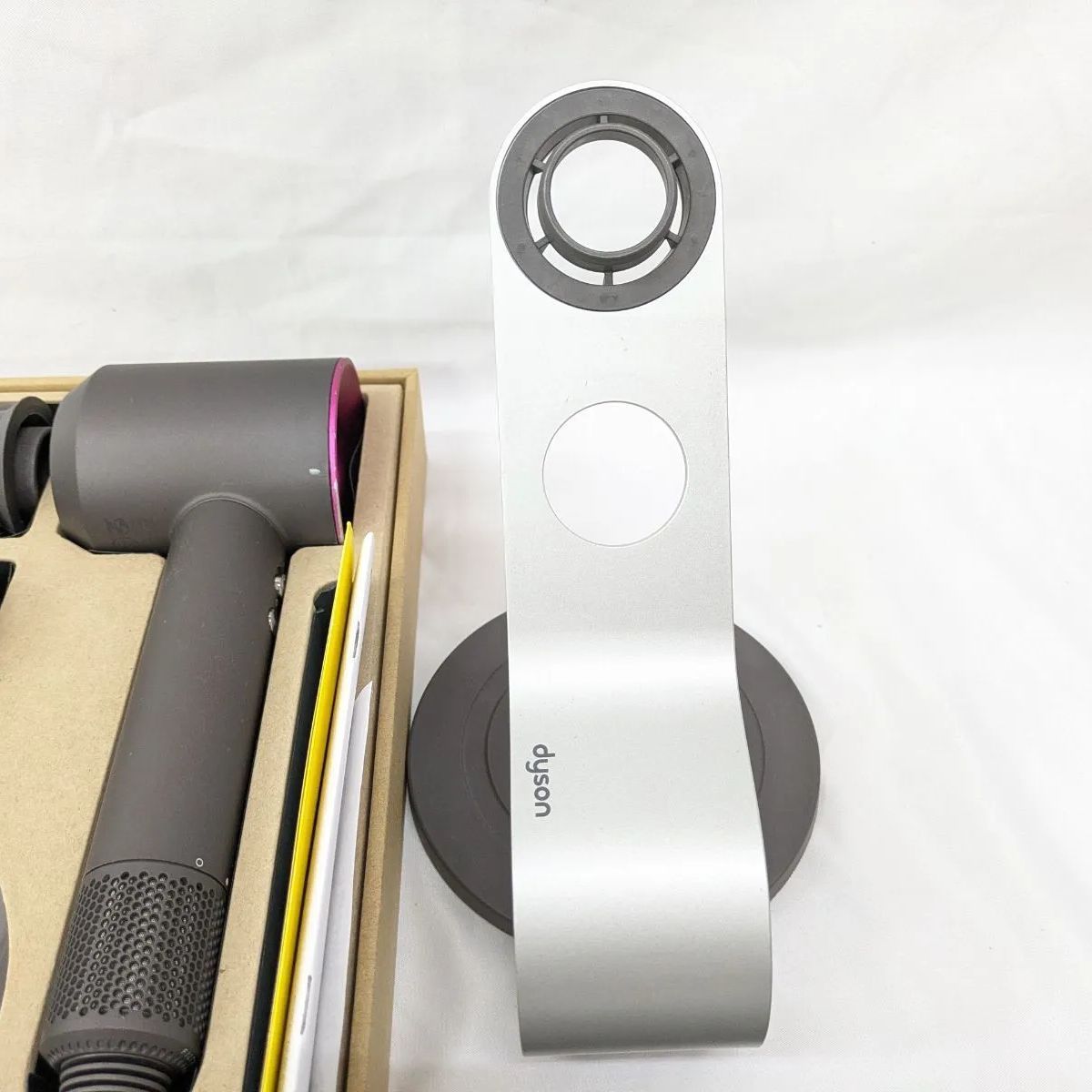 現状特価】ダイソン ドライヤー HD03 スタンド付き dyson Supersonic