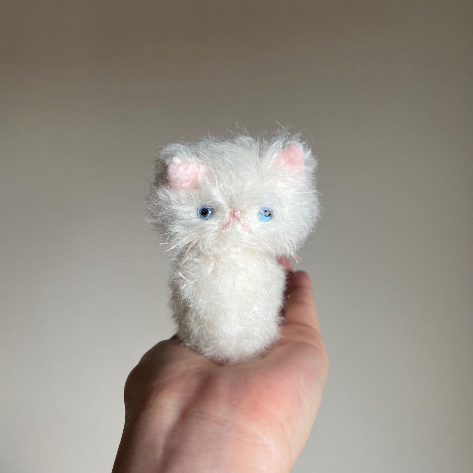 とけそうな、ねこ ( しろい子 ) Cora 猫 白猫 ぬいぐるみ 作家