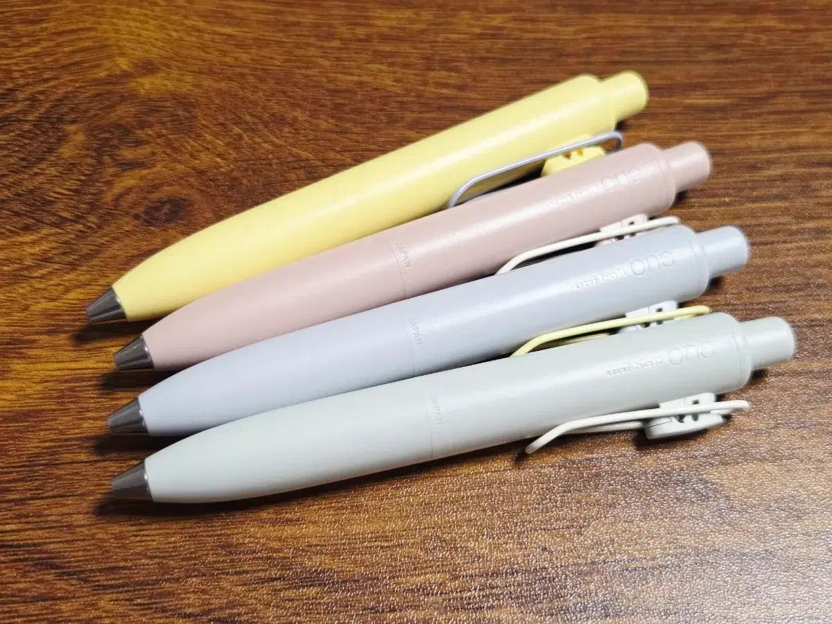 ユニボールワンp マリアージュ 4個 出品