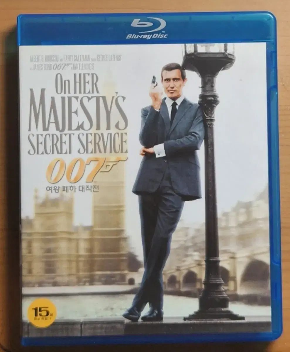 007 女王陛下作戦