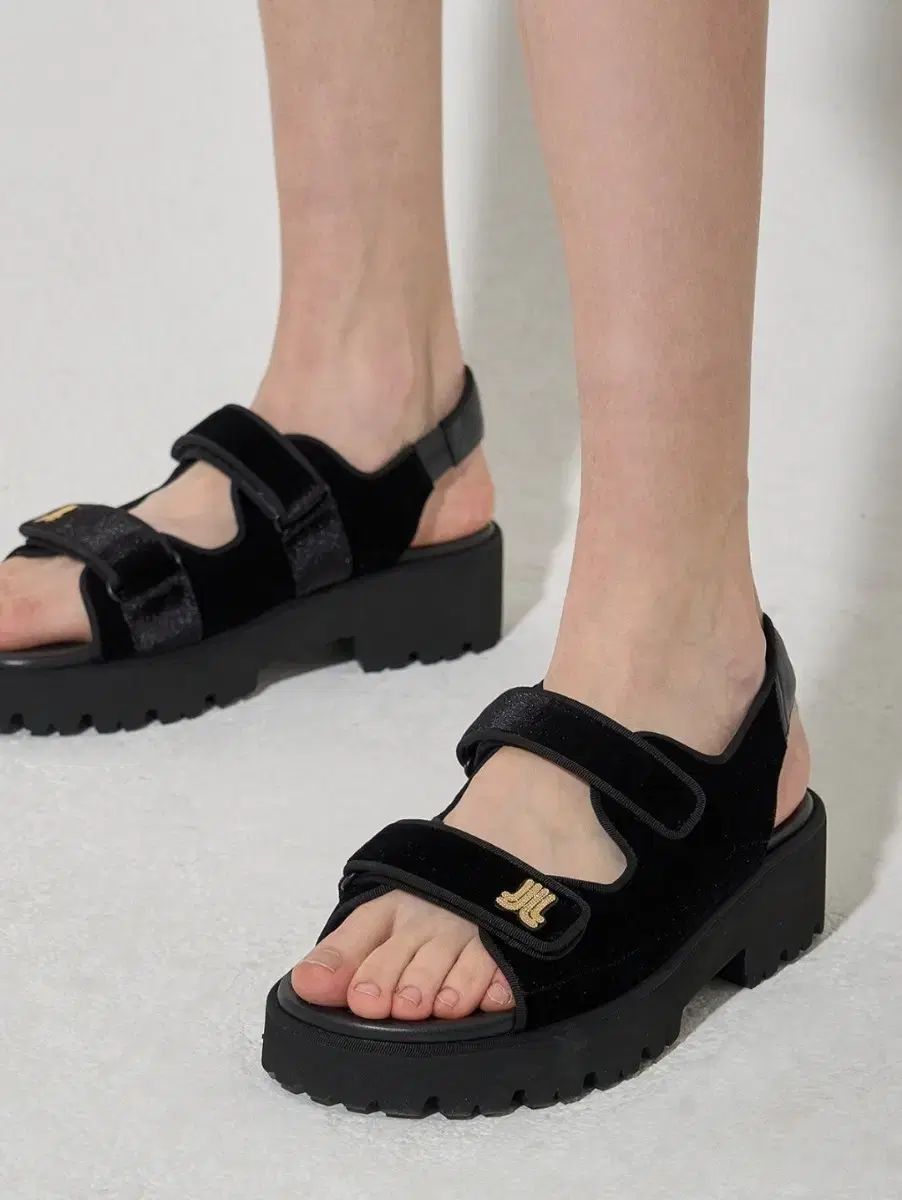 ランバンコレクション ツアーベルベット バックル サンダル