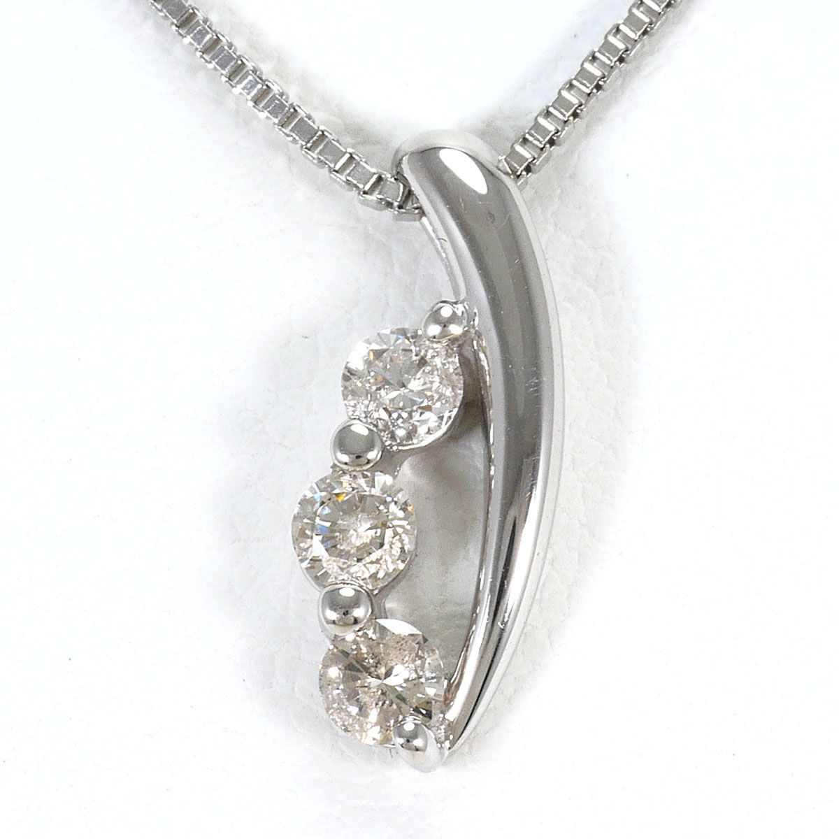 K18WG ネックレス ダイヤモンド 0.30ct カード鑑別書 総重量約3.9g 約40cm
