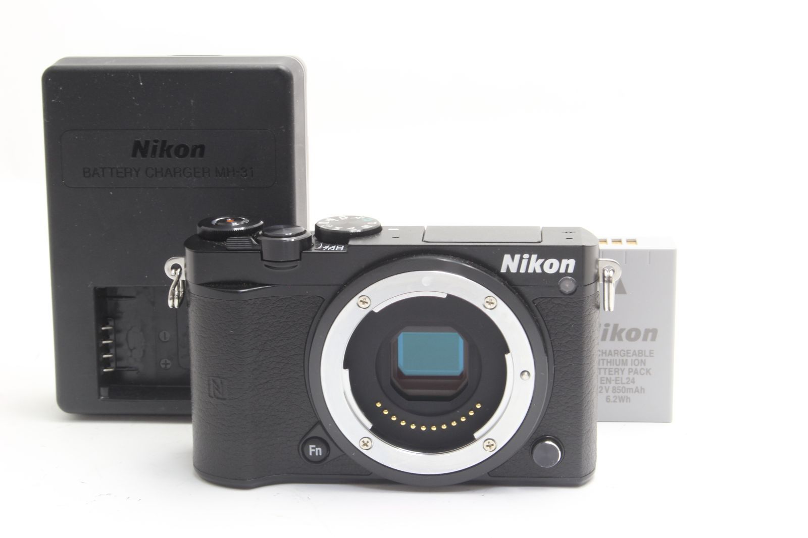 ✨ショット数まさかの64回でほぼ未使用✨Nikon D3500　267-1 AA (新品級) Nikon ニコン J5 ボディ ブラック ショット数121回 初期