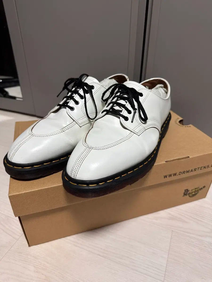 DR. MARTENS ドクターマーチン 2046 白 スムース 290