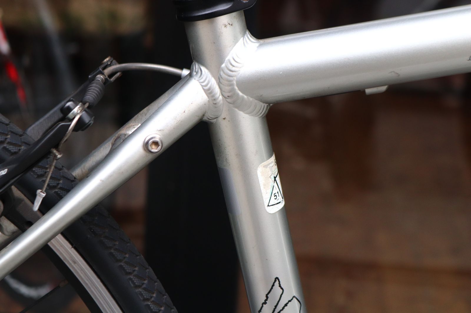 ジャンク SPECIALIZED 「スペシャライズド」 SIRRUS 2005年モデル 