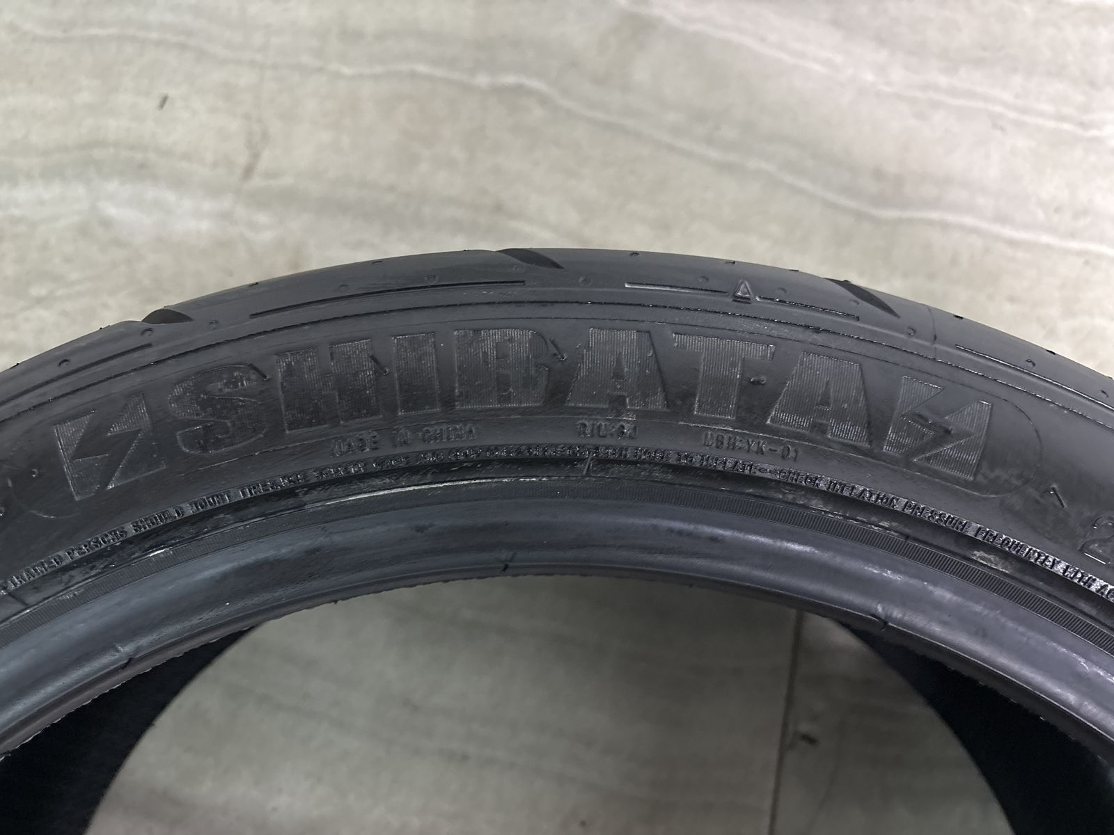 バリ溝】シバタイヤ REVIMAX R23 225/40R18 TW200 2本 GRヤリス 86
