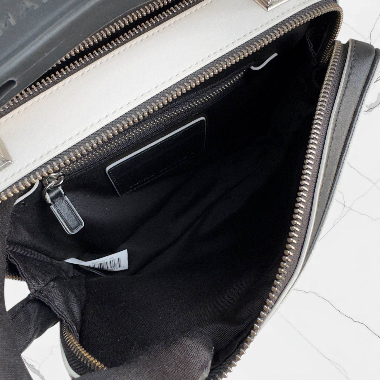 MARC JACOBS マークジェイコブス THE BOX 23 ザ ボックス ハンドバッグ カラーブロック バイカラー ブラック ホワイト グレインレザー ラバーハンドル