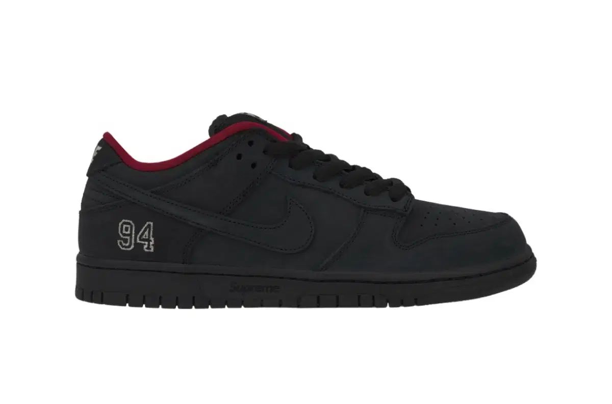 280 NIKE x Supreme SB ダンク ロー ブラック