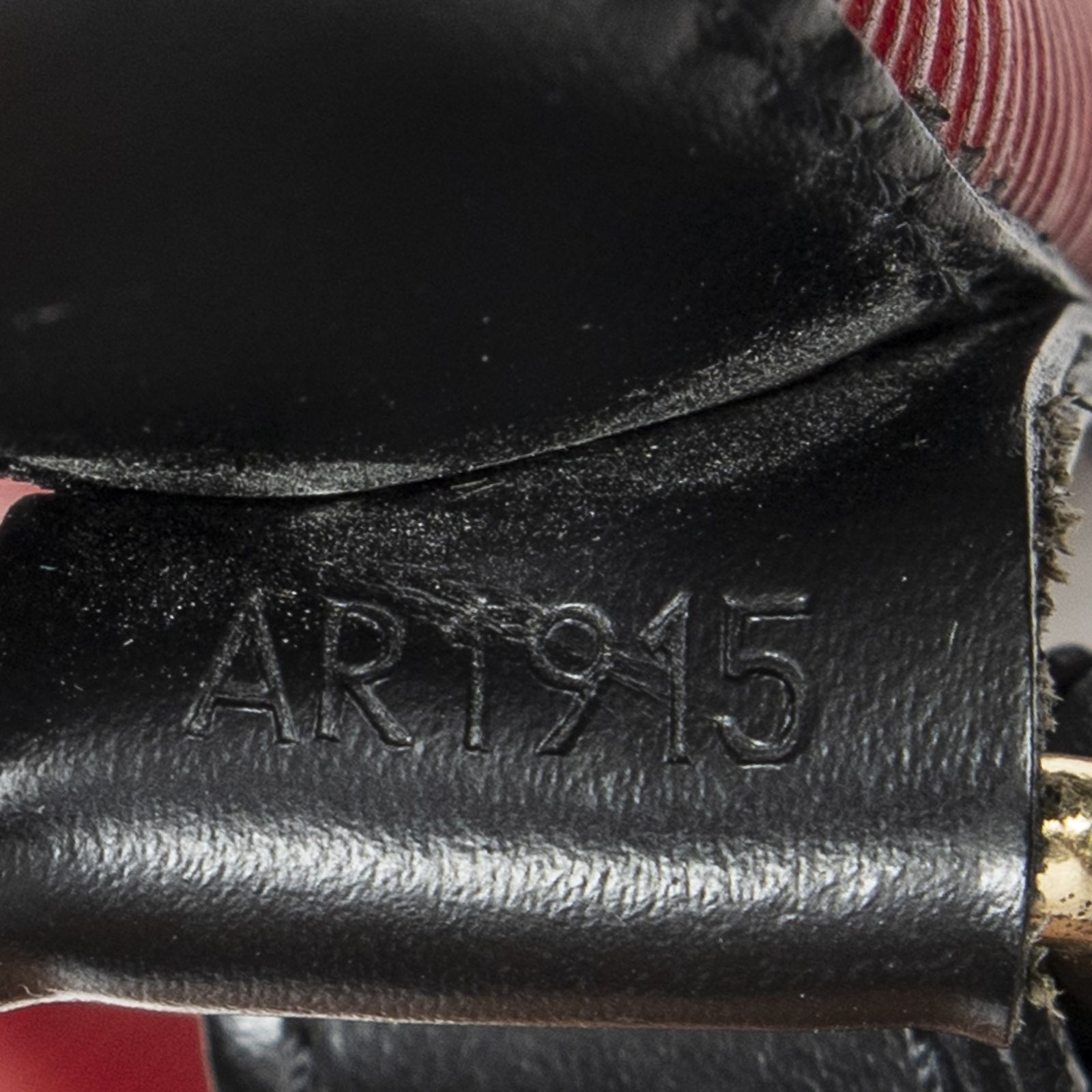 中古] LOUIS VUITTON ルイヴィトンノエ バイカラー赤/黒エピA - メルカリ