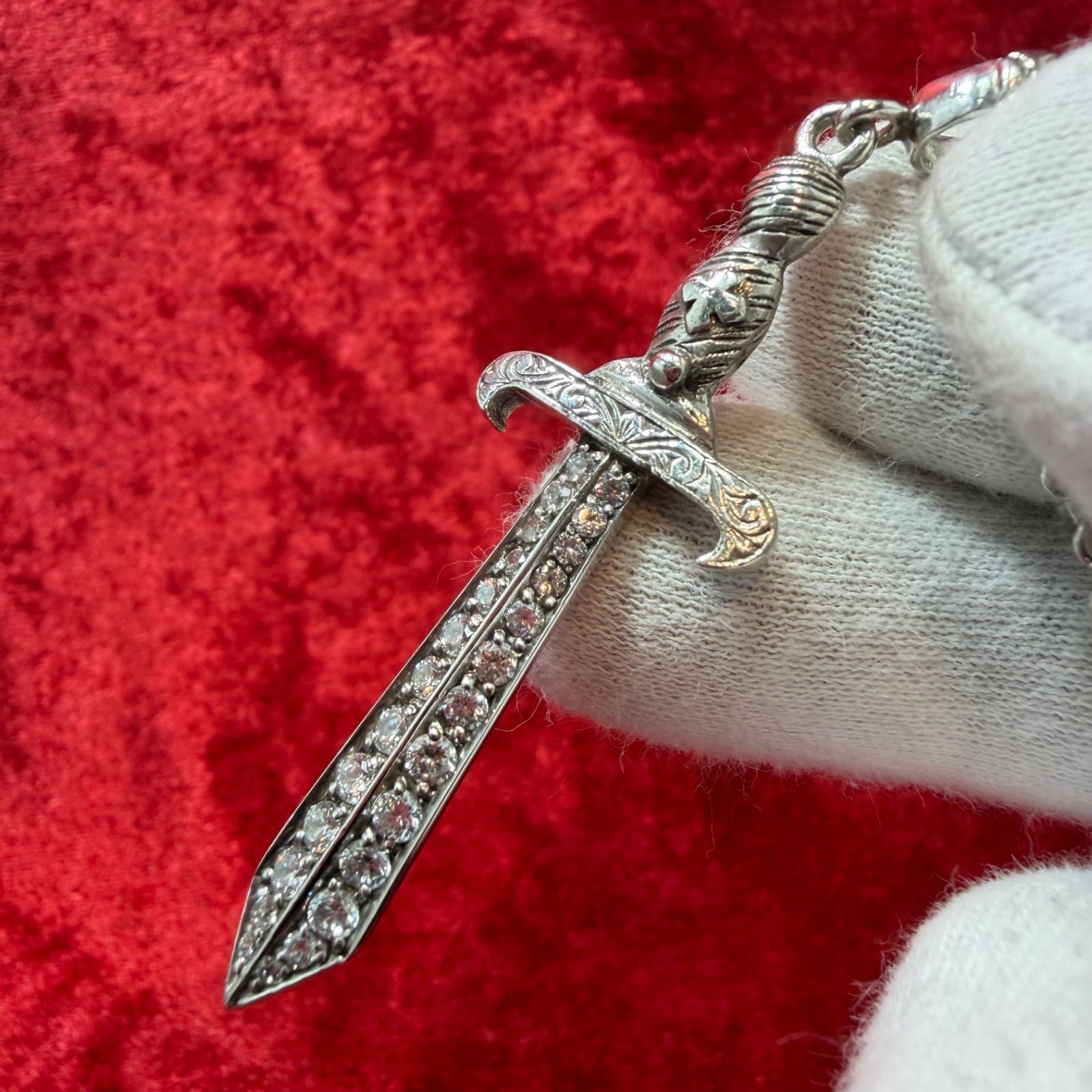 美品 ネックレス ダガー xラウンドクッションクロス ローリーロドキン