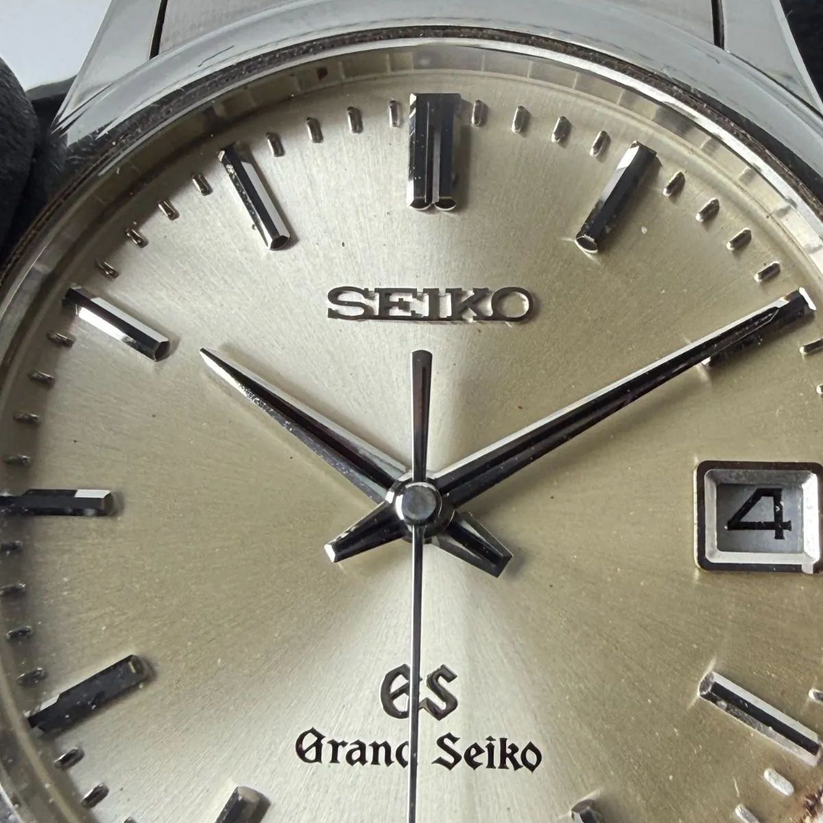 Grand Seiko グランドセイコー 9587-7010 クォーツ シルバー文字盤