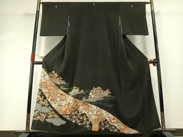 平和屋着物●豪華黒留袖　友禅　駒刺繍　風景地紙花文　金彩　正絹　逸品　AABI1982fy