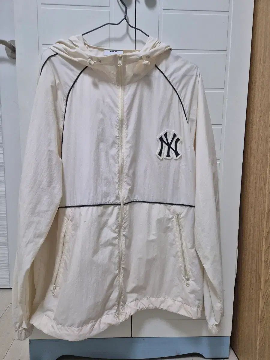 100 MLB ニューヨーク・ヤンキース ウィンドブレーカー L-【最安値】
