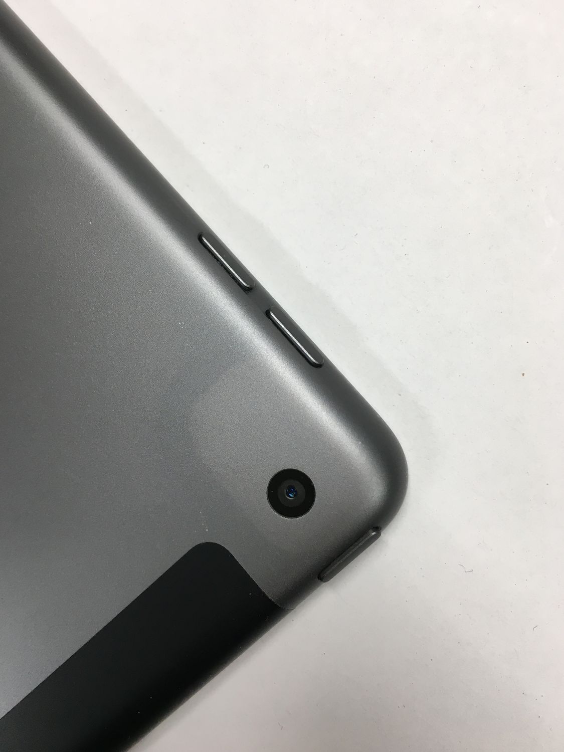 iPad 第7世代 32GB スペースグレイ SIMフリー - メルカリ