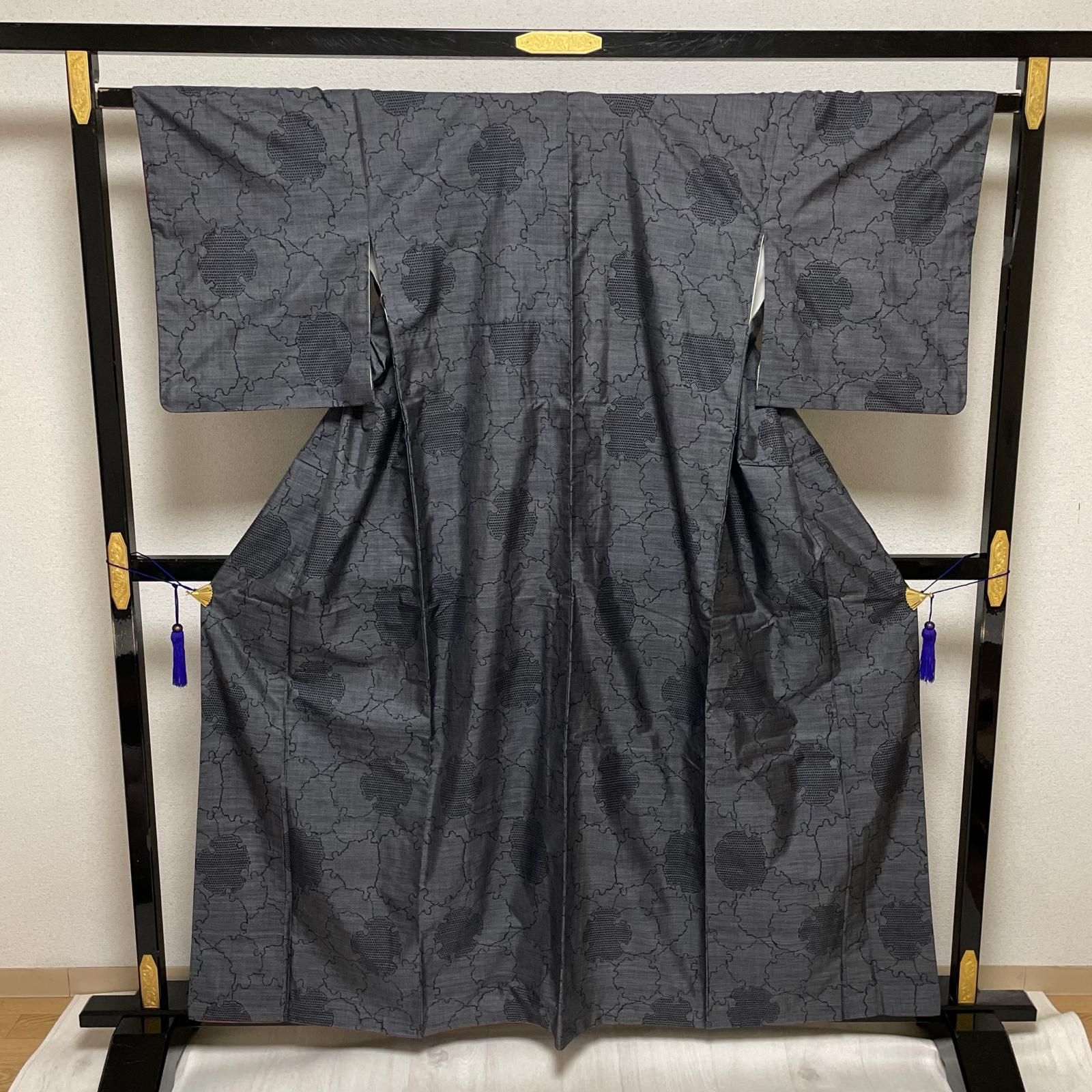 本場大島紬 泥染 雪輪重ね 着物 正絹 X-3251