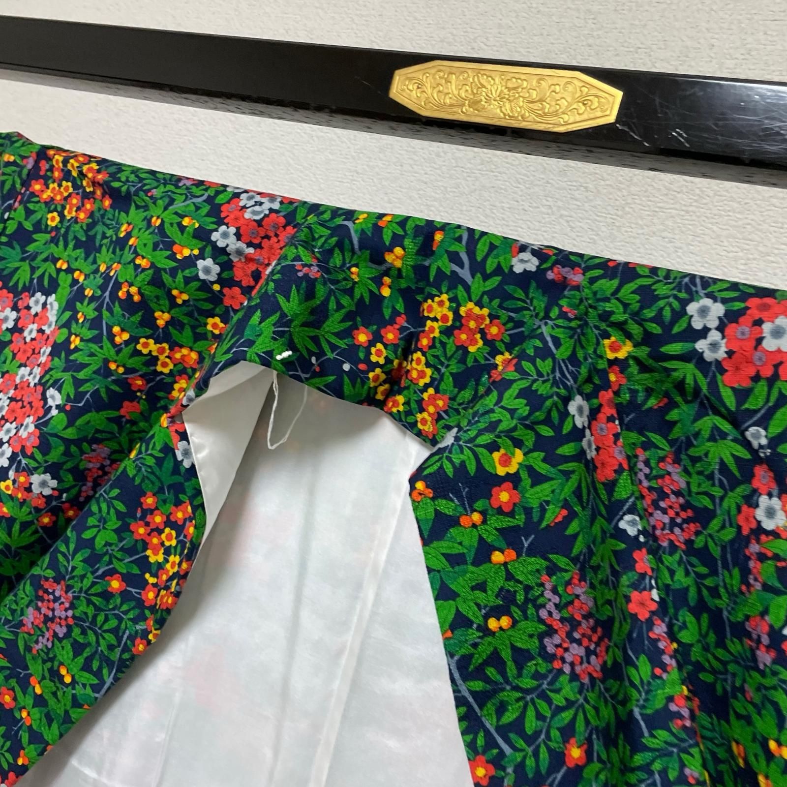 真綿紬 鮮やかな花模様 着物 正絹 X-3259