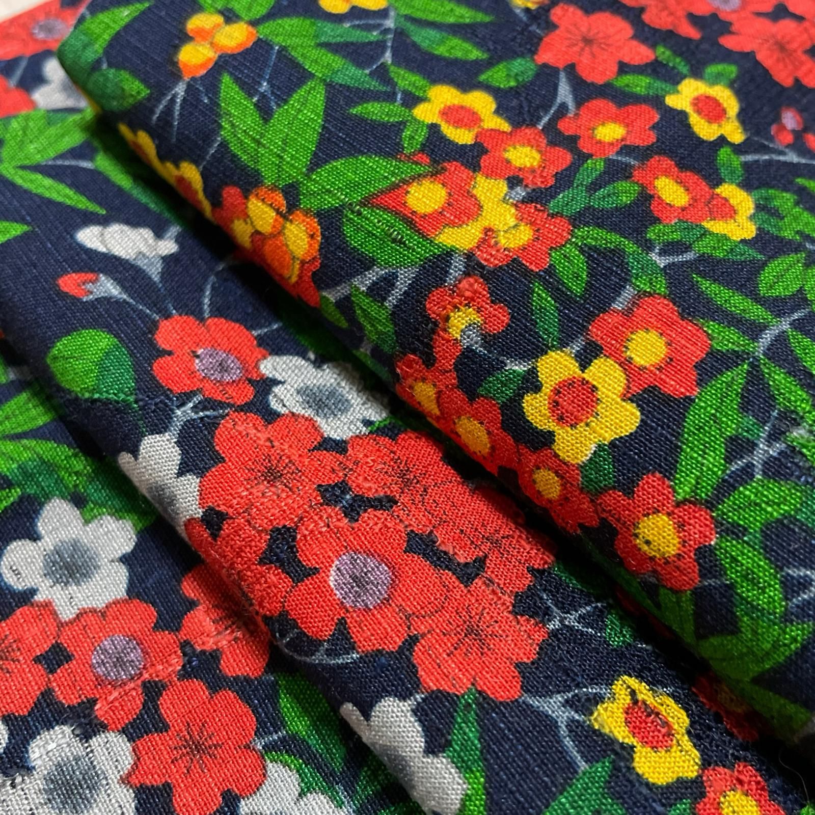 真綿紬 鮮やかな花模様 着物 正絹 X-3259