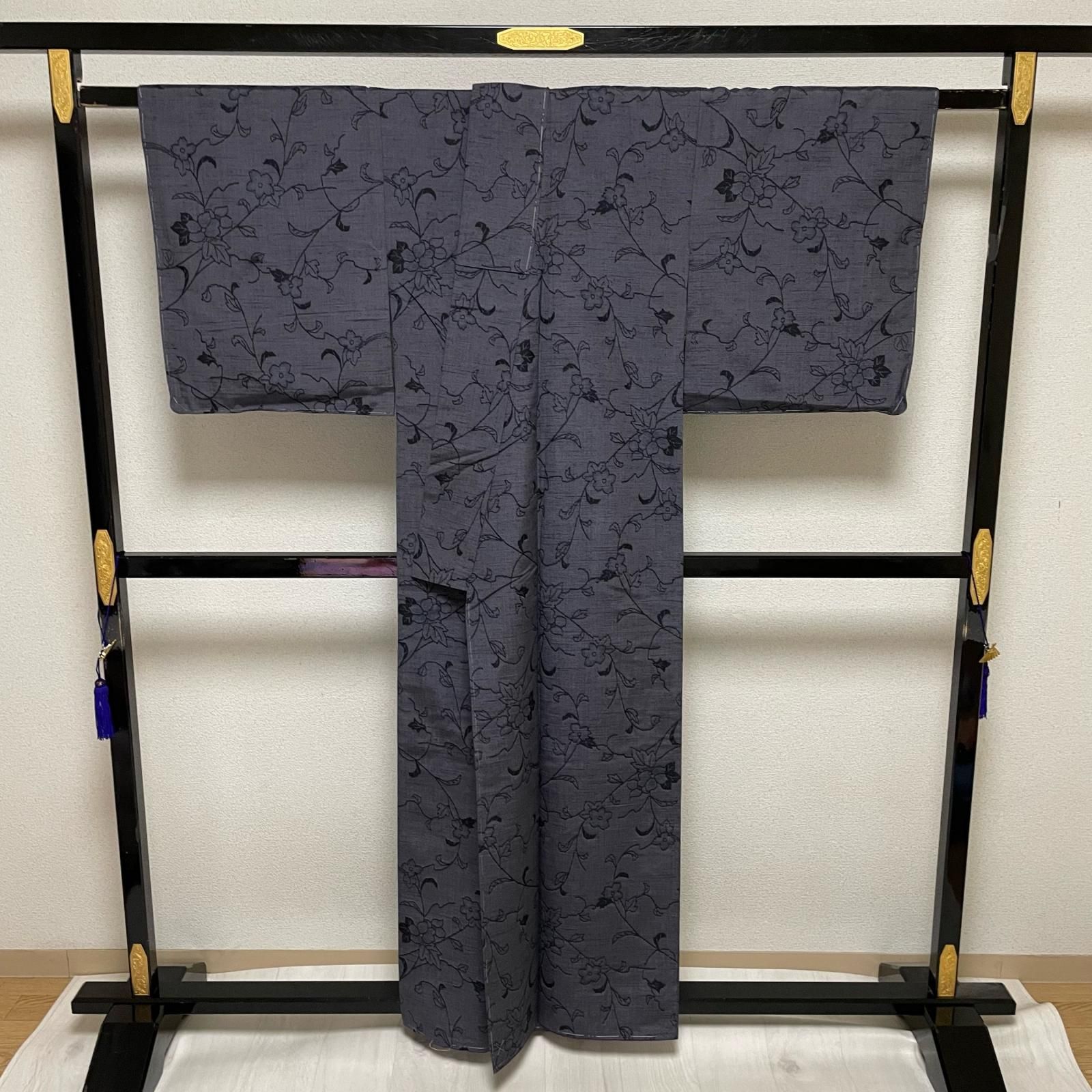 紬 裄66 可愛い花模様 着物 正絹 X-3264 紬 裄66 可愛い花模様 着物 正絹 X-3264