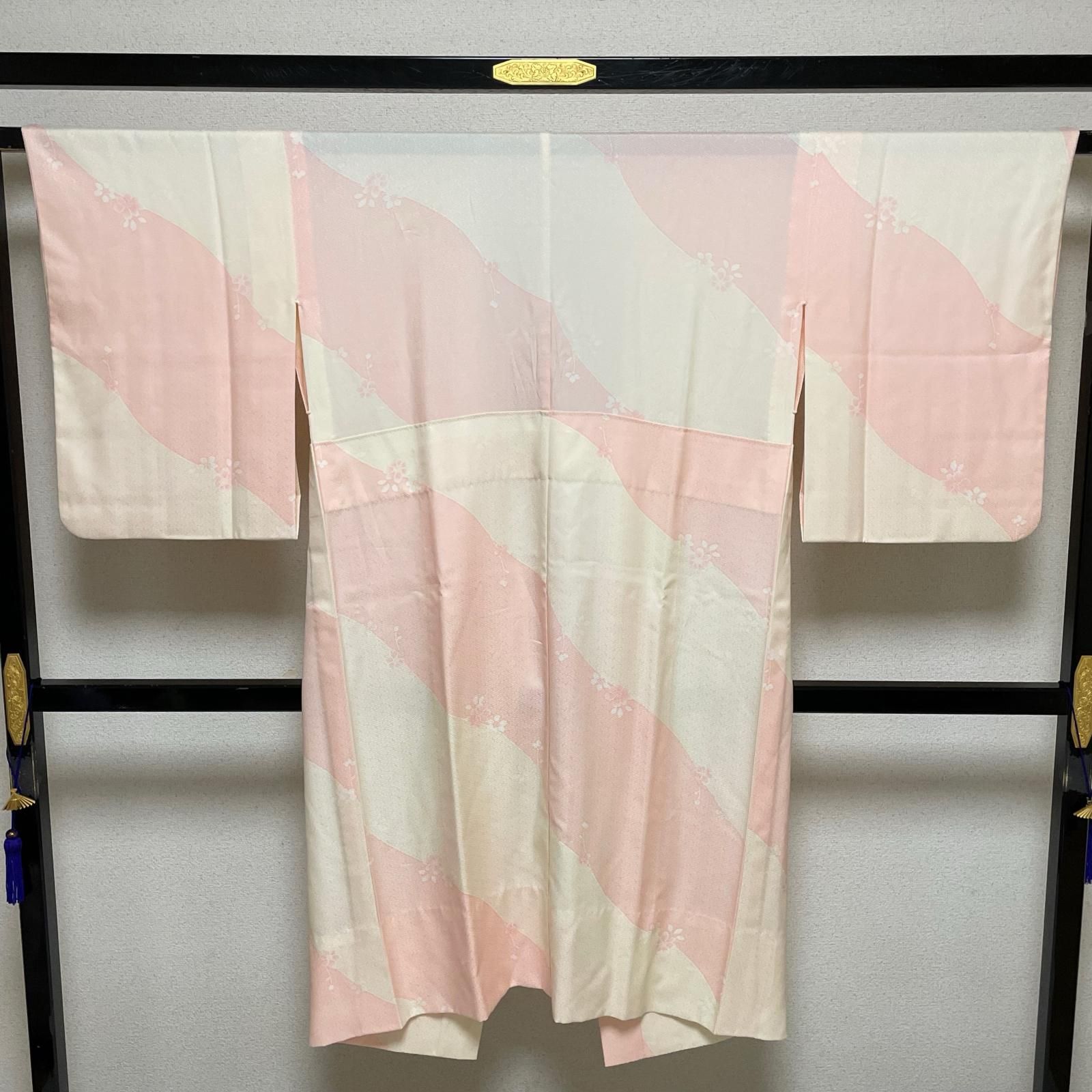 長襦袢 紗綾形 上品な花模様 着物 正絹 X-3273
